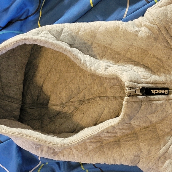 Bench Men's large zip up hoodie - Picture 4 of 5